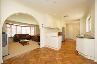 Lounge/Kitchen (2010-12-21)