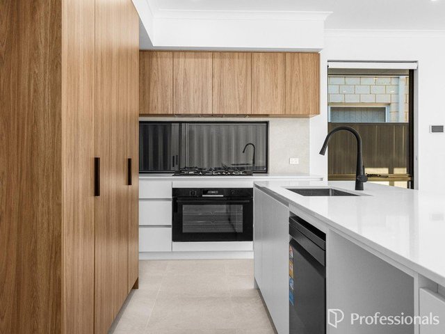 60 Currawong Loop, WA 6164