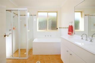 Bathroom (2010-02-05)