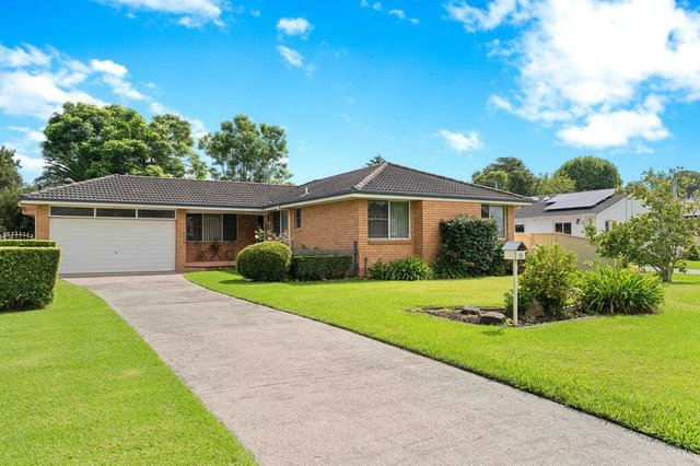 15 Lyrebird Drive, NSW 2541