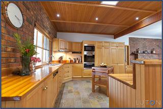 Solid Tasmanian Oak Kitchen