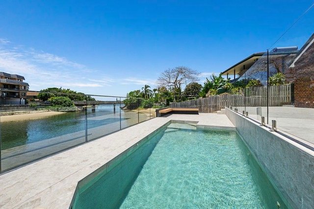 11 Le Mans Drive, QLD 4218