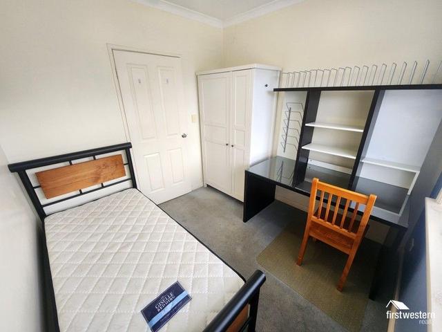 Room 2/27B Lakeside Dve, WA 6027