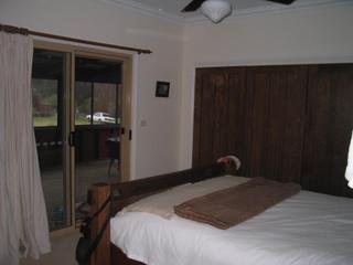 Bed 1 (2006-12-07)