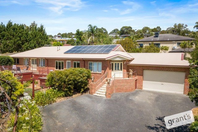 2 Tom Gearon Court, VIC 3804