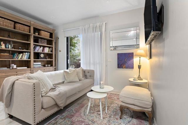 10/220 Barkly Street, VIC 3182