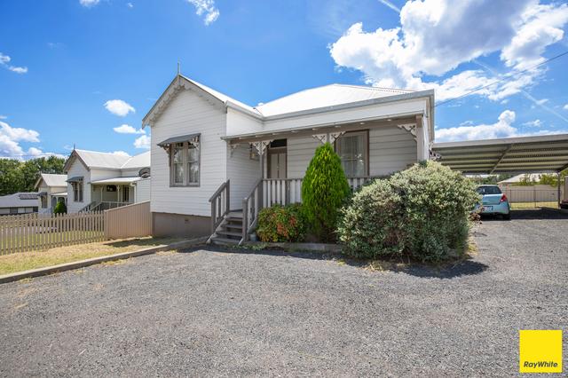 2/9 Madgwick Drive, NSW 2350