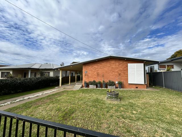 24 Caroline Street, NSW 2830