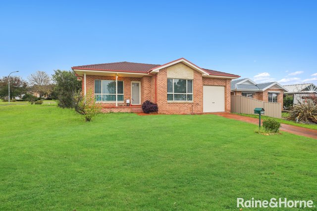 1/8 Flanagan Court, NSW 2540