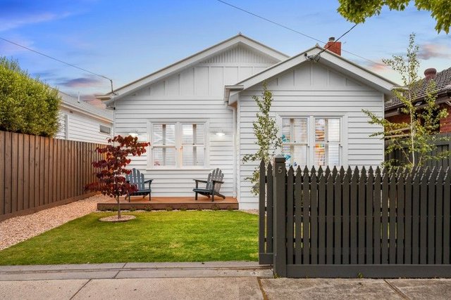 5 Molesworth Court, VIC 3012