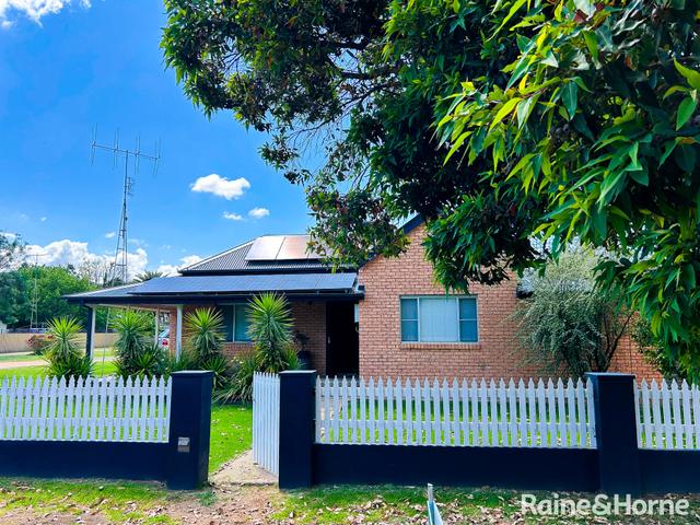 42 Brundah Street, NSW 2810