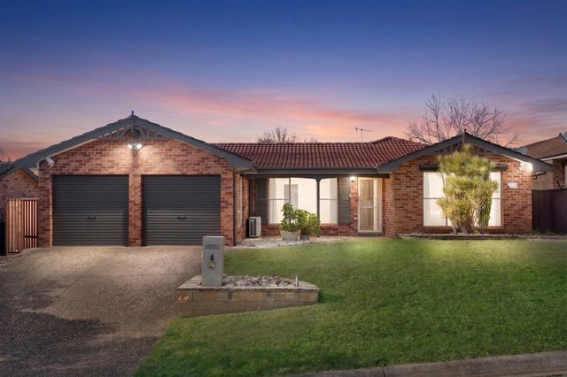 4 Saunders Place, NSW 2566