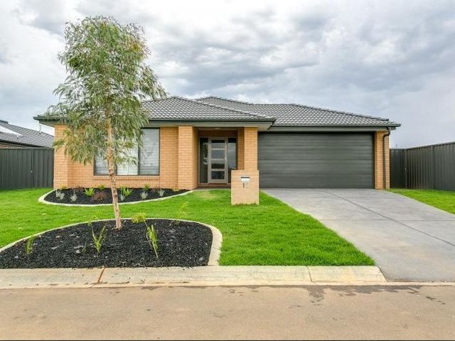 11 Barnett Avenue, NSW 2640