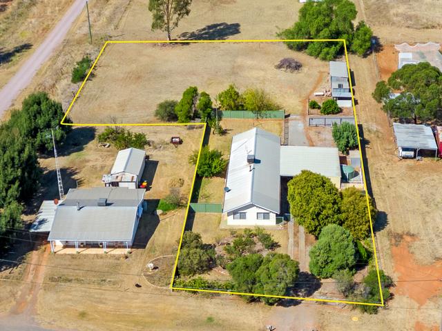 33 Narrandera Street, NSW 2652