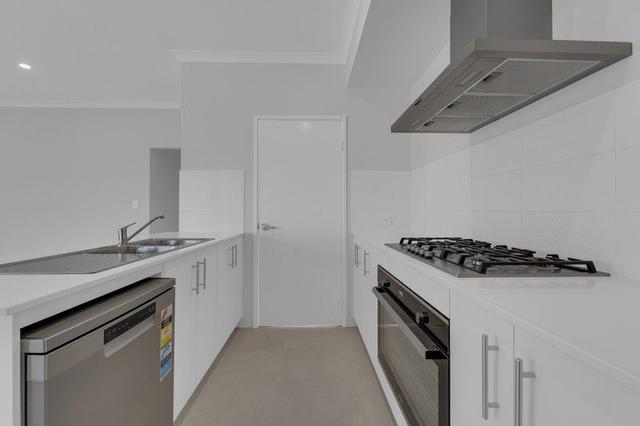 5 Redcraze Lane, WA 6122