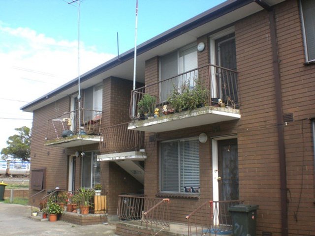 2/11 St Albans Road, VIC 3021