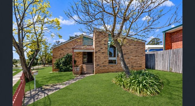 14 & 14A Merino Crescent, NSW 2560