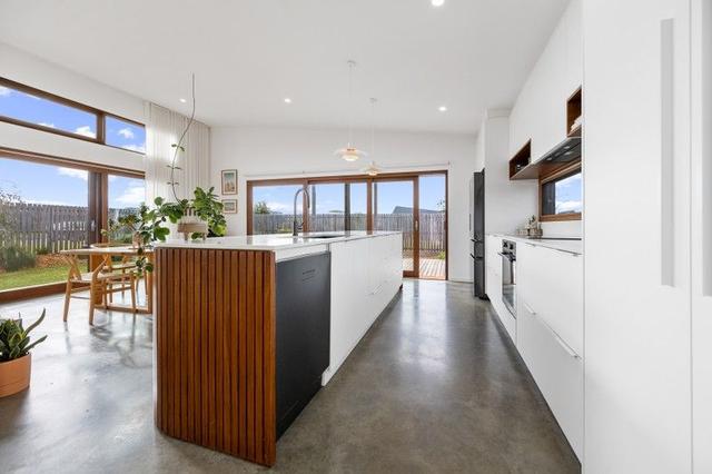 28 Moonshadow Avenue, VIC 3995