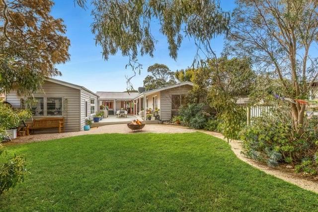 18 Lyrebird Street, VIC 3226