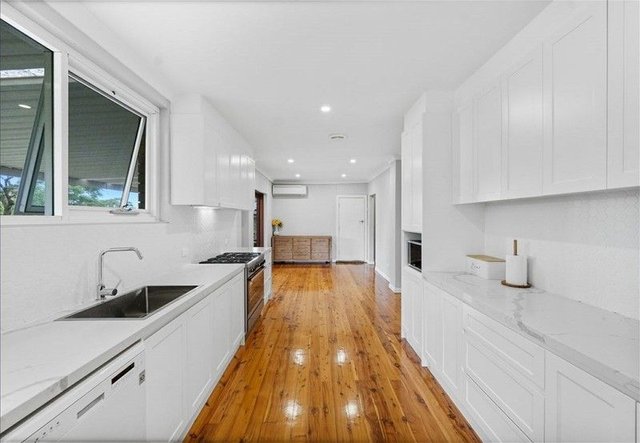 15 Warragamba Crescent, NSW 2560