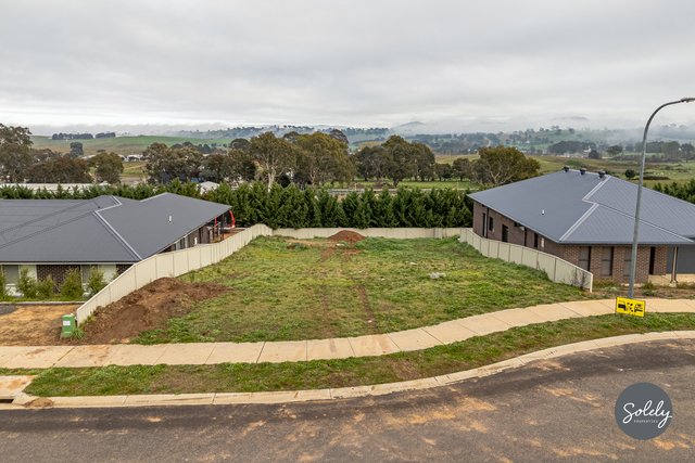 24 Cadell Place, NSW 2582