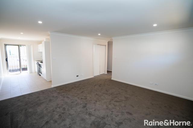 1/4 Edghill Place, NSW 2650