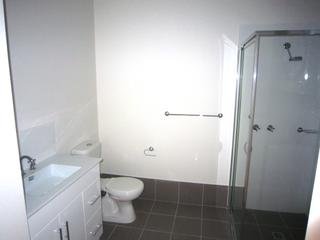 Bathroom (2012-06-16)
