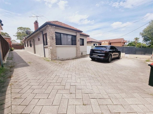 6 Hoskins Avenue, NSW 2200