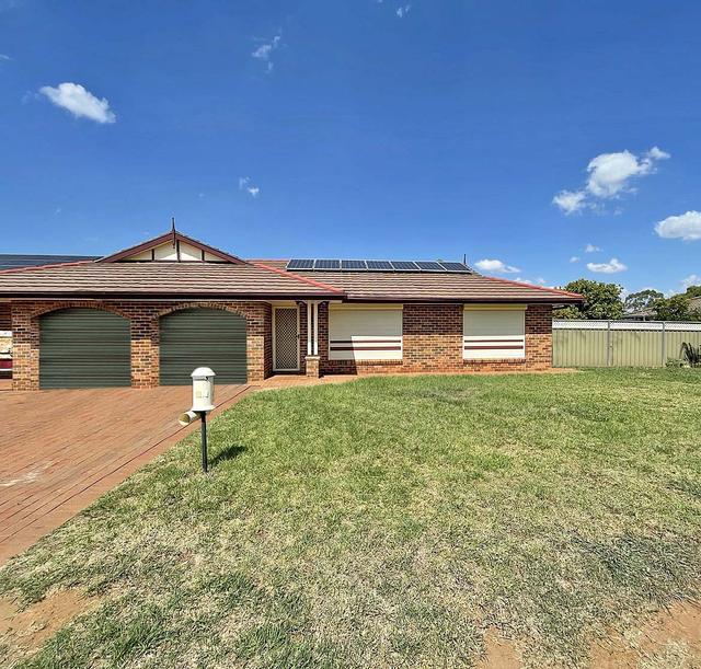 2B Kestrel Close, NSW 2830