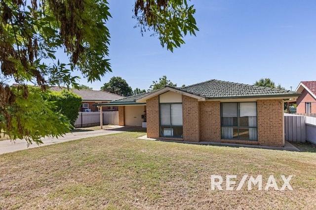 6 Kimba Drive, NSW 2650