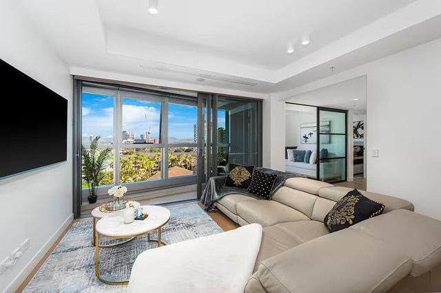 10608/36 Old Burleigh Road, QLD 4217