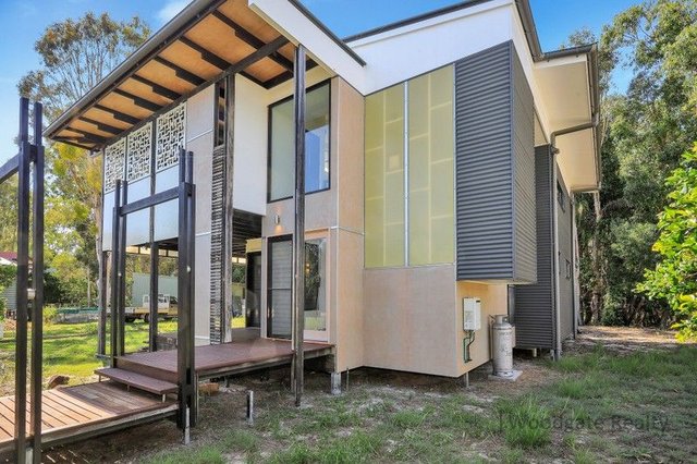 6 Whale Court, QLD 4660