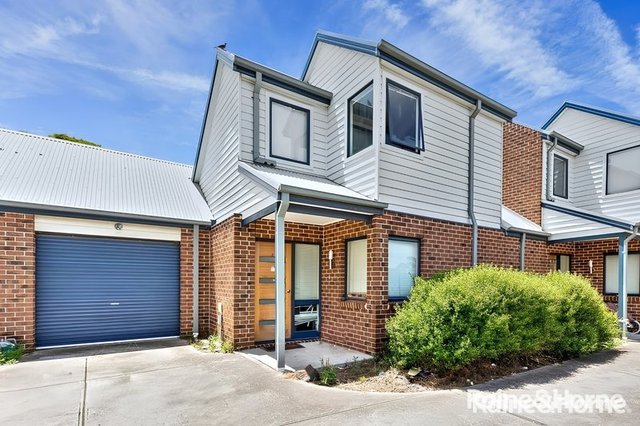 2/12 Emily Street, VIC 3021