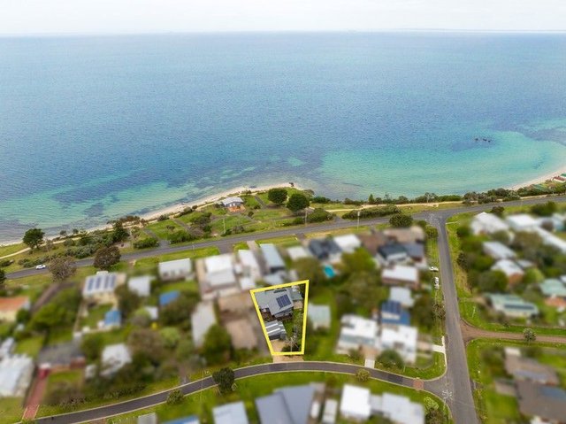 17 Cairnes Street, VIC 3223