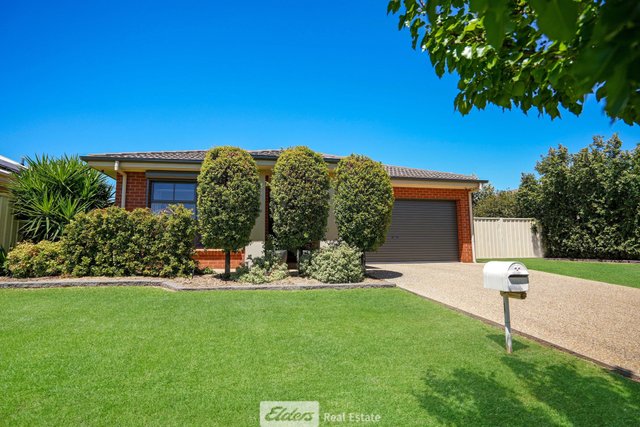 24 Hillam Drive, NSW 2680