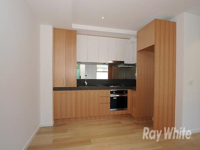 102/6 Kokaribb Road, VIC 3163