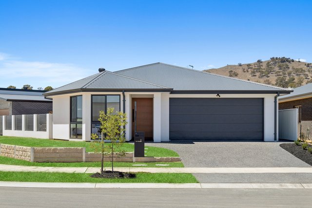 9 Photinia Street, NSW 2620