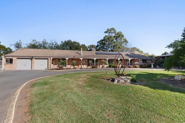 8 Cahill Court, VIC 3756