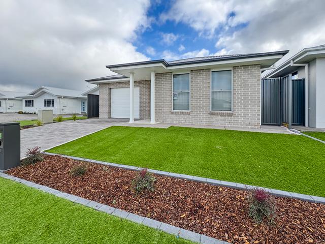 26 Cove Circuit, NSW 2830