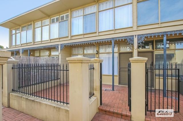 2/750 Macauley Street, NSW 2640
