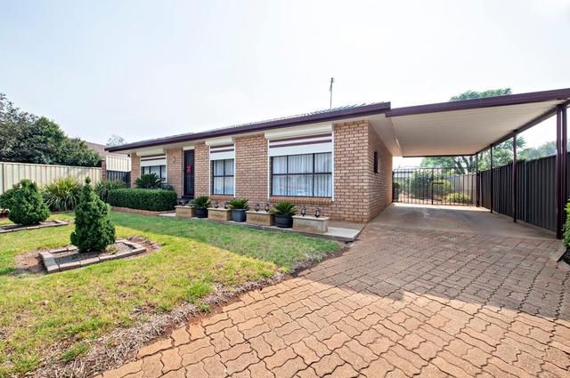 44 Bonner Crescent, NSW 2830