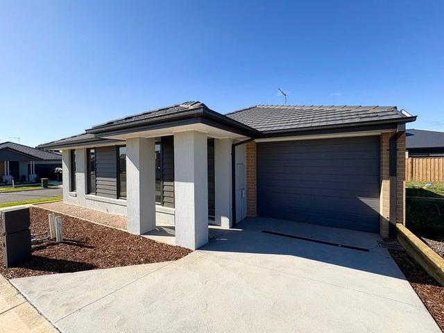 8 Munro Drive, VIC 3217