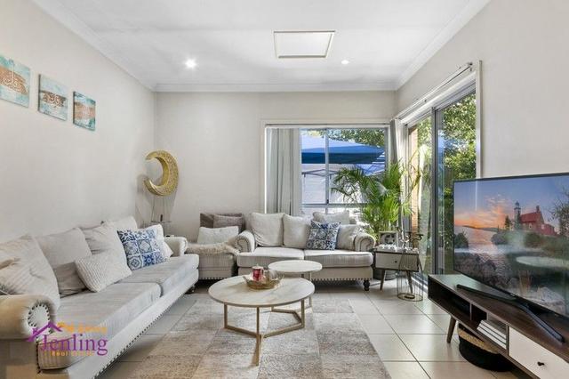 21 Cobden Parkes Crescent "Botanica", NSW 2141