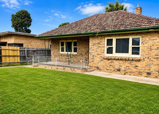 33 Victoria Crescent, VIC 3021