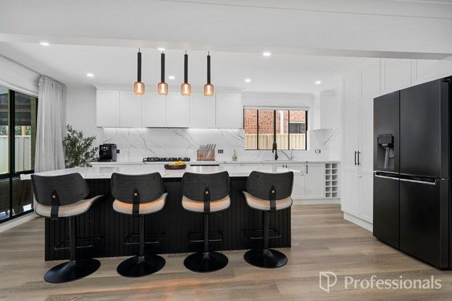 6 Lloyd Place, NSW 2170