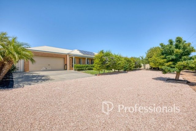 32 Calotis Street, VIC 3496