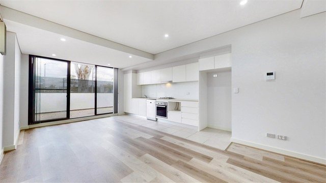 1/153 Hoxton Park Road, NSW 2168