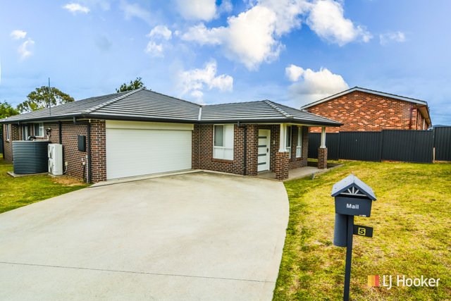 5 Allison Close, NSW 2845