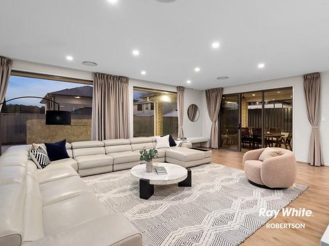 9 Lomatia Street, QLD 4117