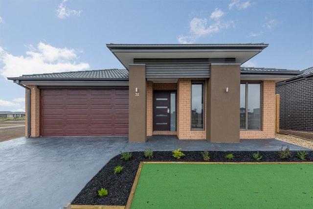 32 Selkirk Way, VIC 3064